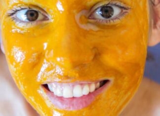 Dit is waarom je kurkuma op je gezicht zou moeten doen